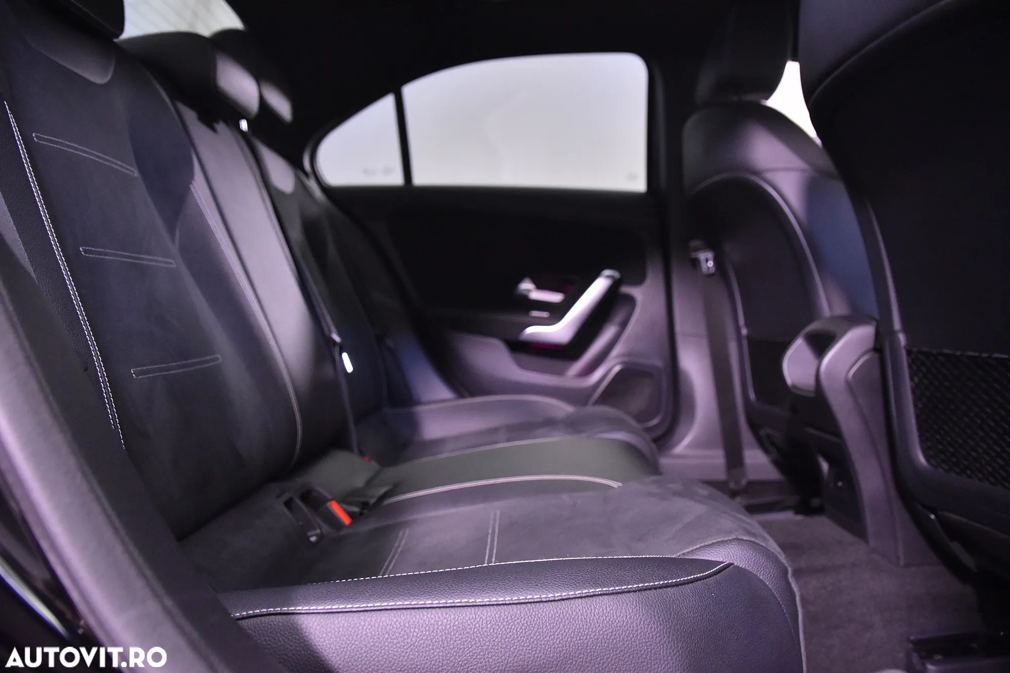 Mercedes-Benz A 250 e 8G-DCT AMG Line - 12