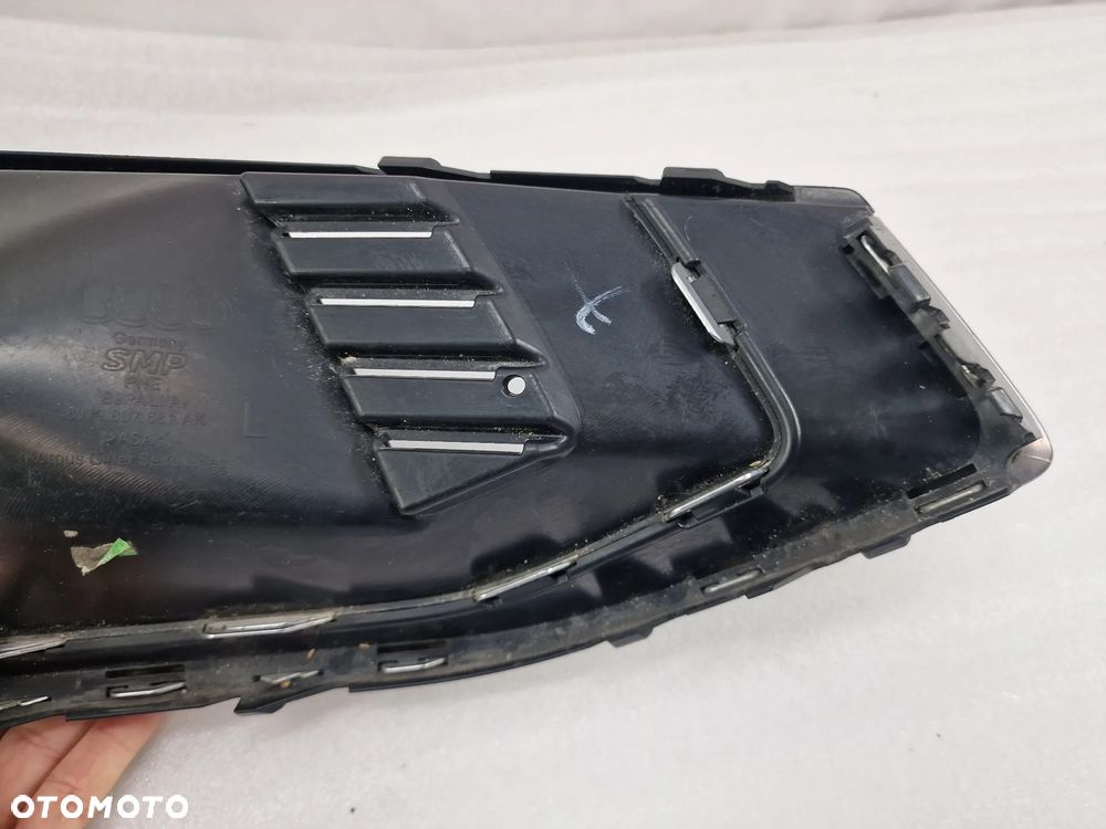 AUDI A4 B9 LIFT 8W0 19- LEWA KRATKA BOCZNA ZDERAKA PRZEDNIEGO PRZÓD , NR 8W0807681AK , NR AUKCJI D/99 - 8