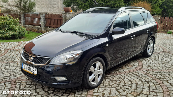 Kia Ceed 1.6 CVVT SW Dream-Team Edition