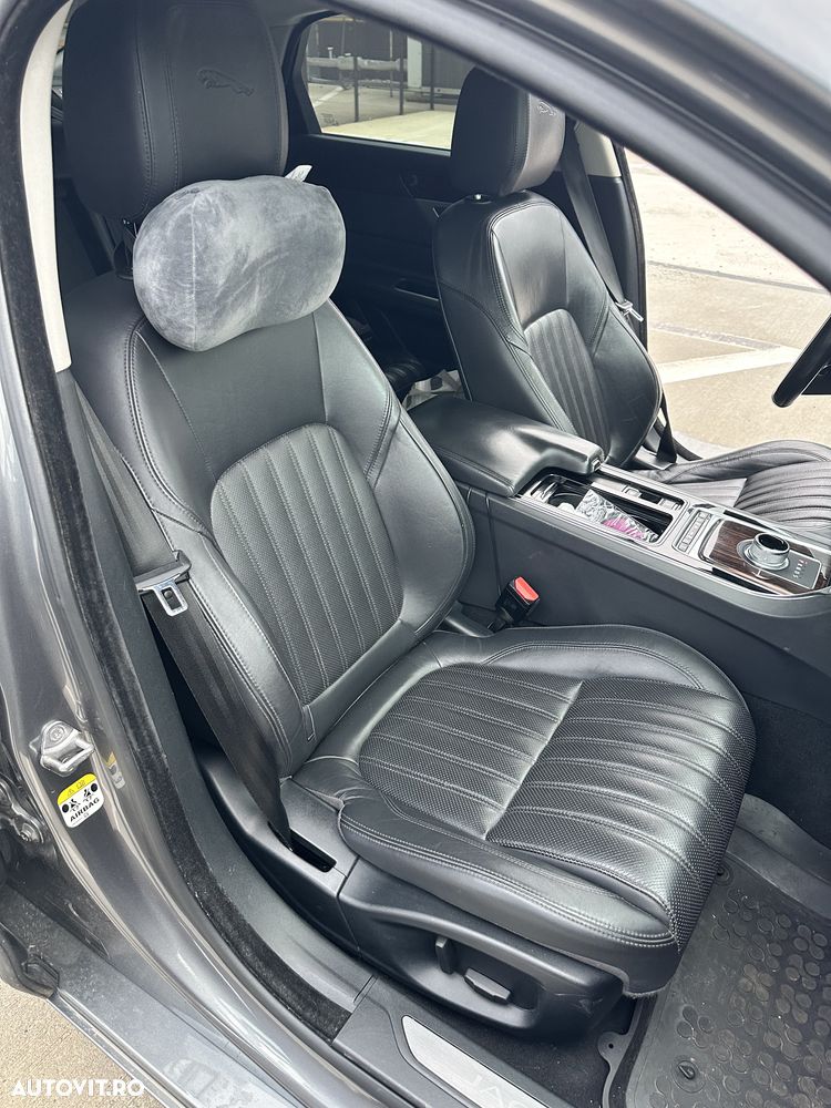 Jaguar XF 2.0 Turbo - 12