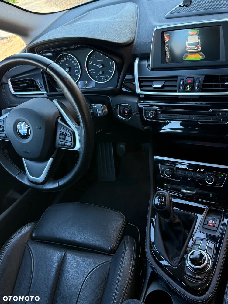 BMW Seria 2 218d - 19
