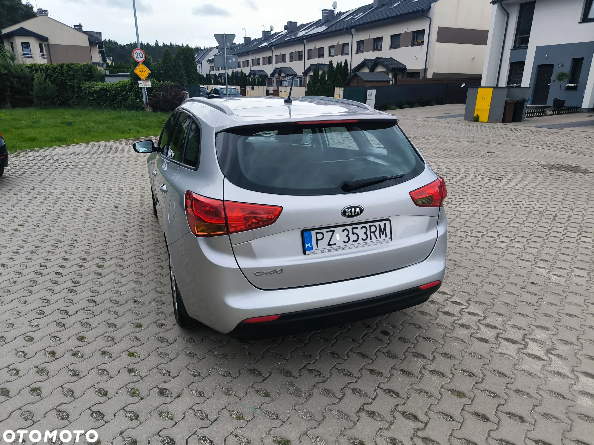 Kia Ceed Cee'd 1.6 GDI M - 4