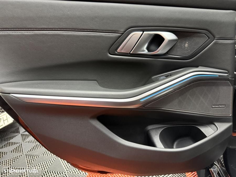 BMW M3 Competition M xDrive - 26