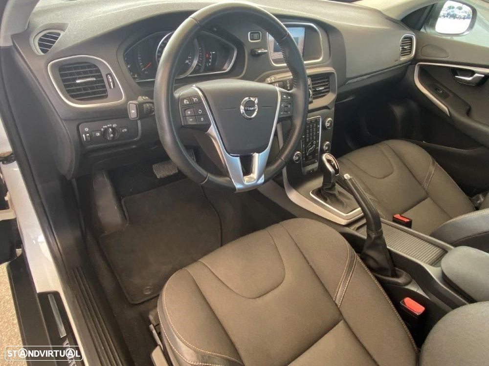 Volvo V40 Cross Country 1.5 T3 Plus Geartronic - 9