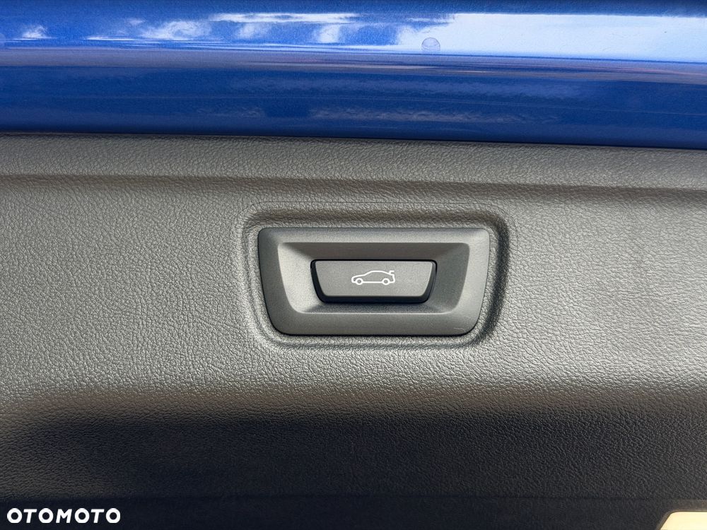 BMW Seria 3 330i M Sport sport - 38