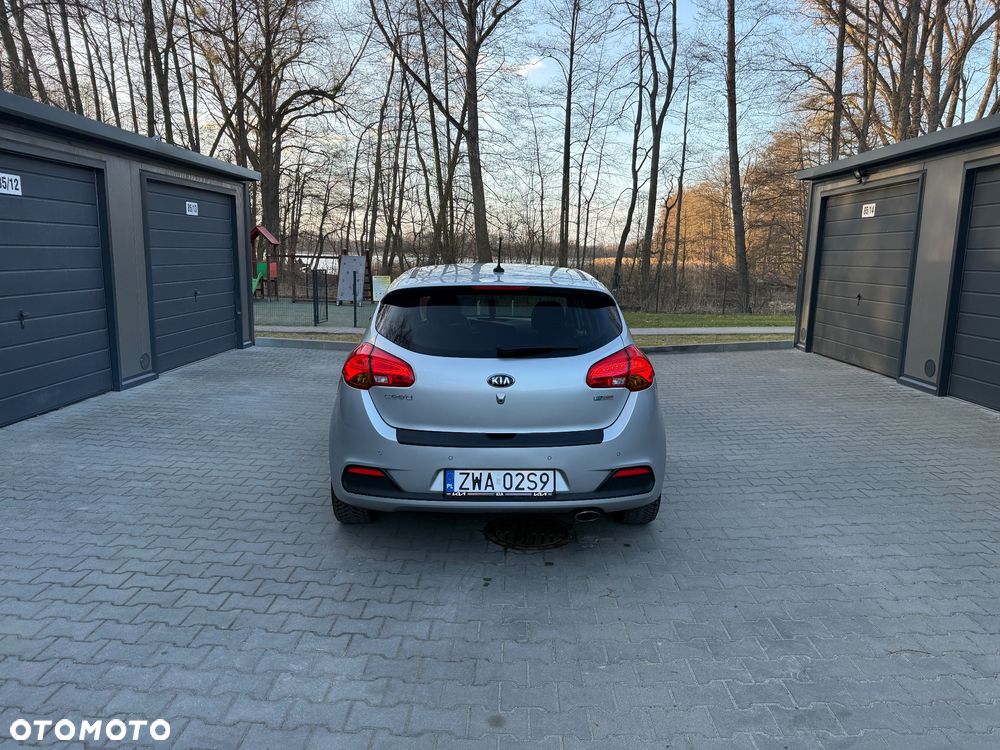 Kia Ceed 1.6 CRDi 128 Dream Team Edition - 5