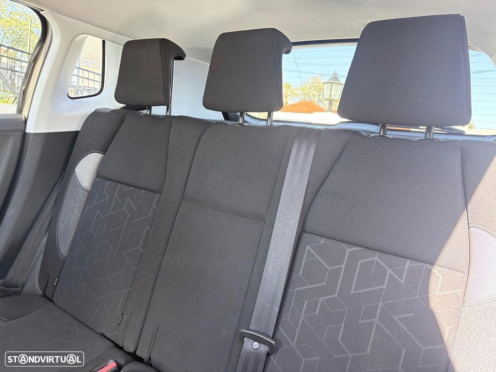 Peugeot 2008 1.2 PureTech Allure - 37