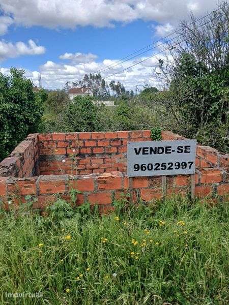 Terreno constructível bem localizado - Grande imagem: 2/5