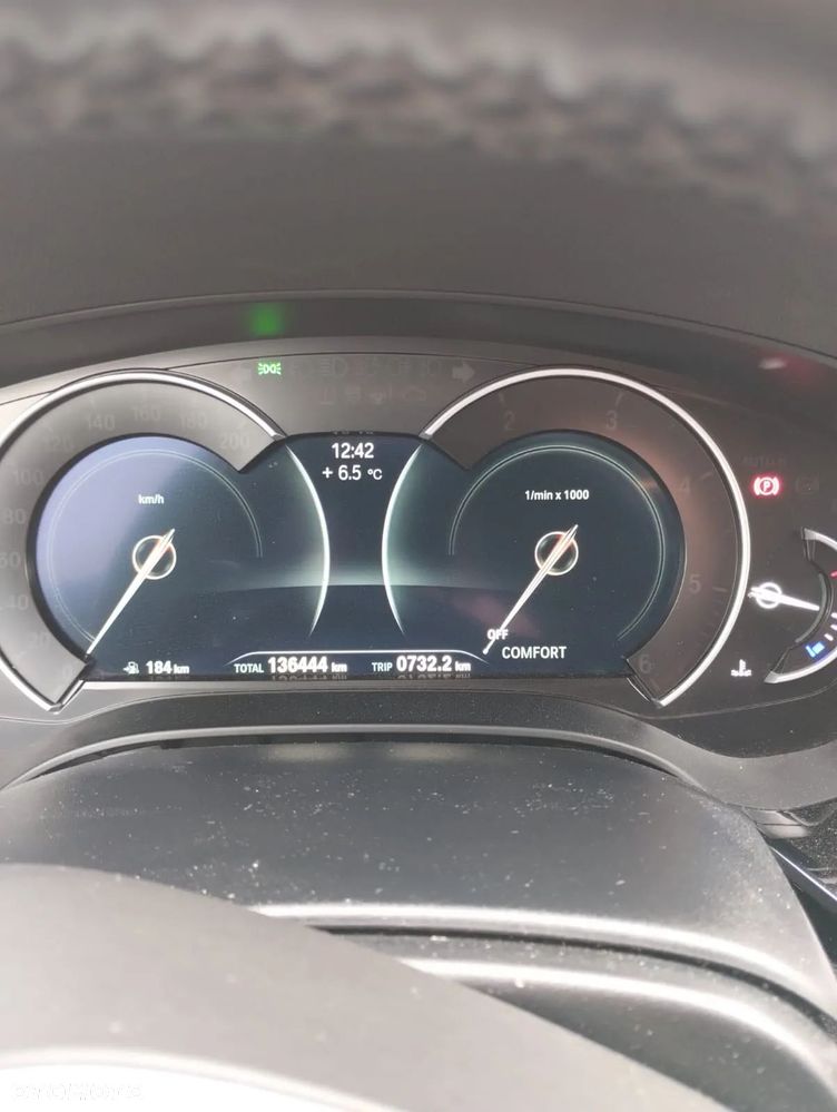 BMW Seria 5 520d M Sport - 11
