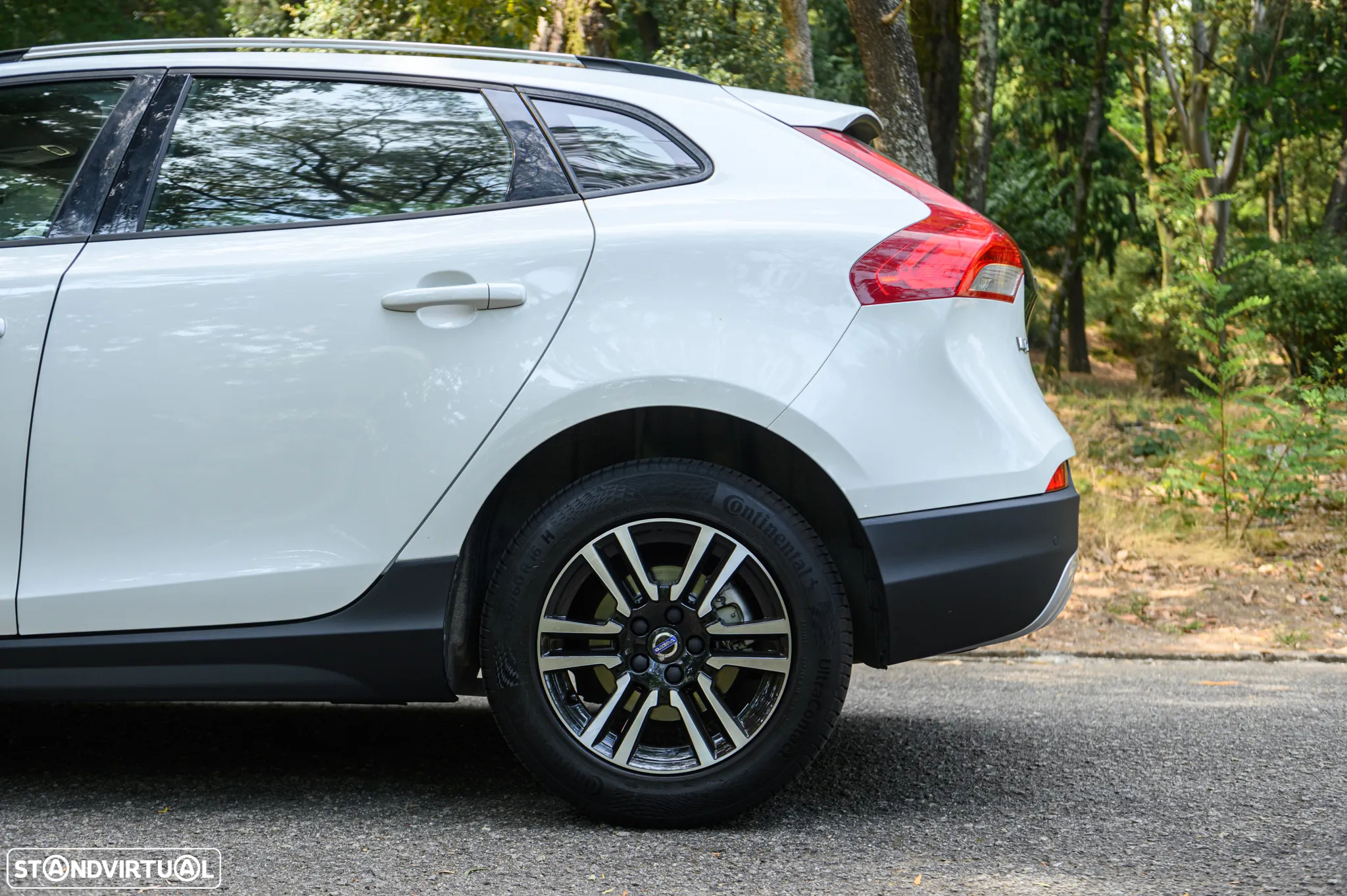 Volvo V40 Cross Country 2.0 D2 Summum - 17
