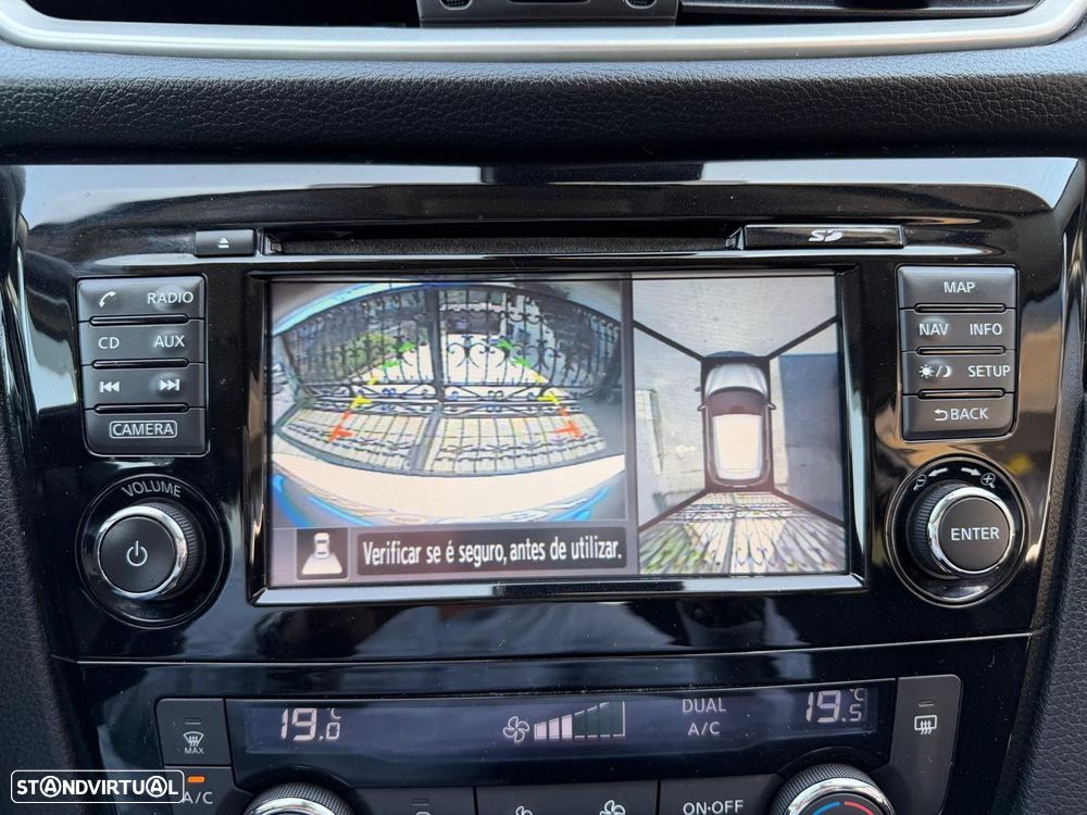 Nissan Qashqai 1.5 dCi N-Connecta 18 - 26