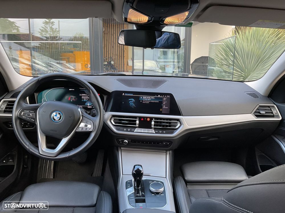 BMW 320 e Touring Line Sport Auto - 39