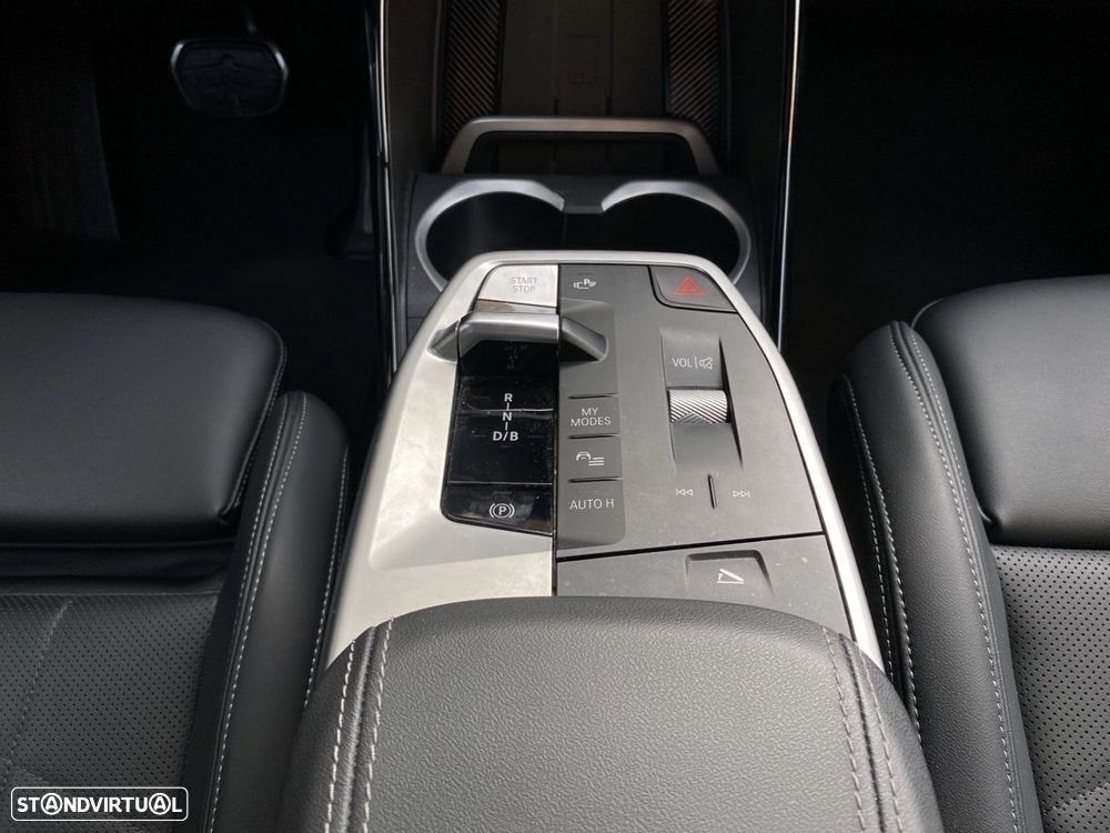 BMW iX2 eDrive20 Pack Desportivo M Pro - 15