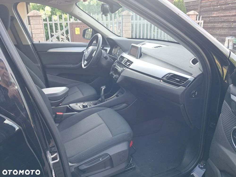 BMW X1 sDrive18i - 11