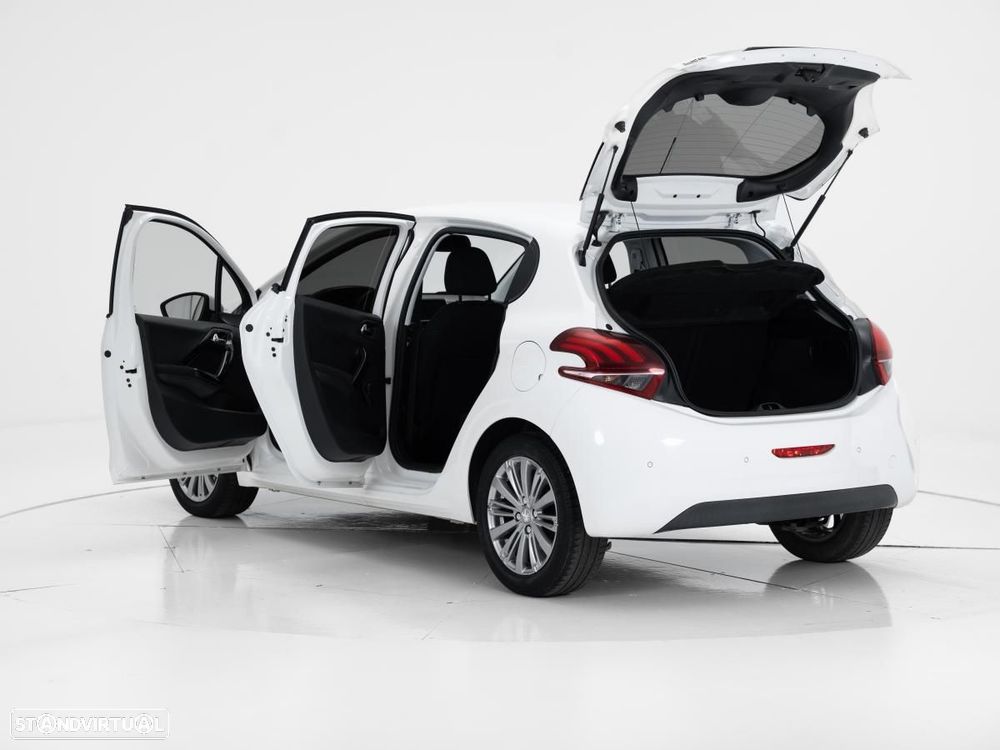 Peugeot 208 - 6