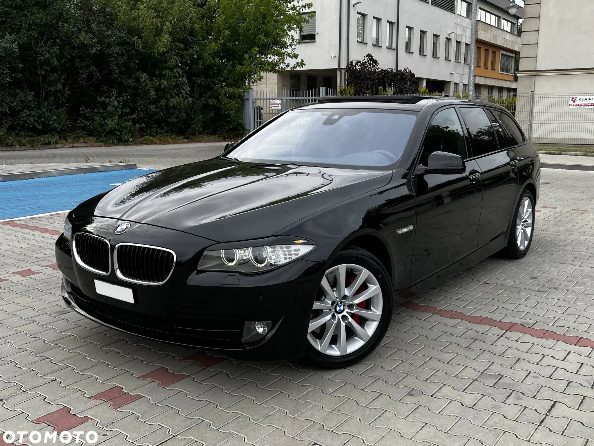 BMW Seria 5 528i Touring - 1