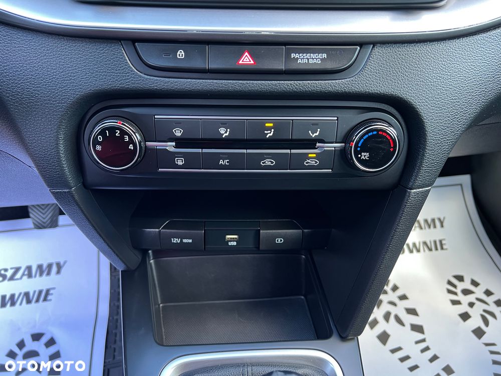 Kia Ceed 1.6 CRDi SCR L - 29