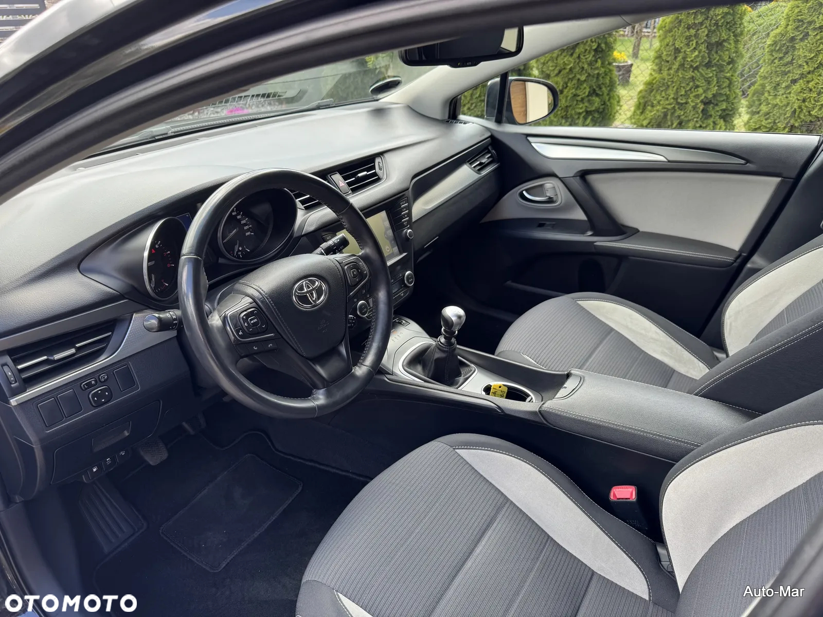 Toyota Avensis Touring Sports 1.8 Business Edition - 13