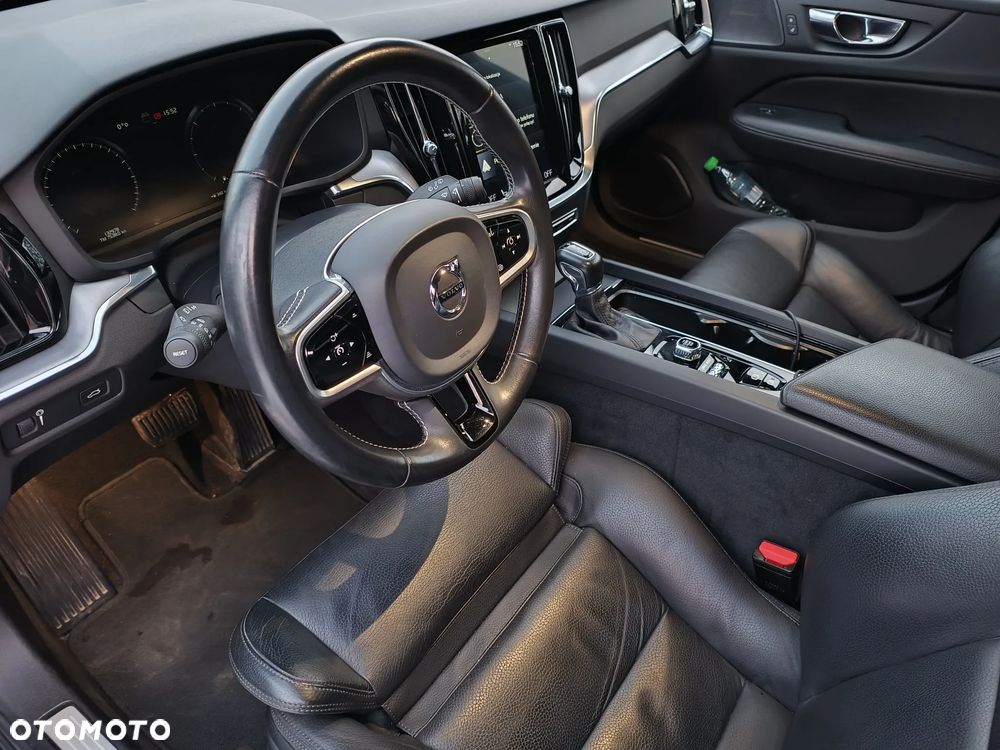 Volvo V60 D4 AWD Geartronic Momentum Pro - 11