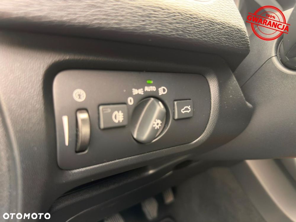 Volvo V40 D2 Drive-E R-Design Kinetic - 19