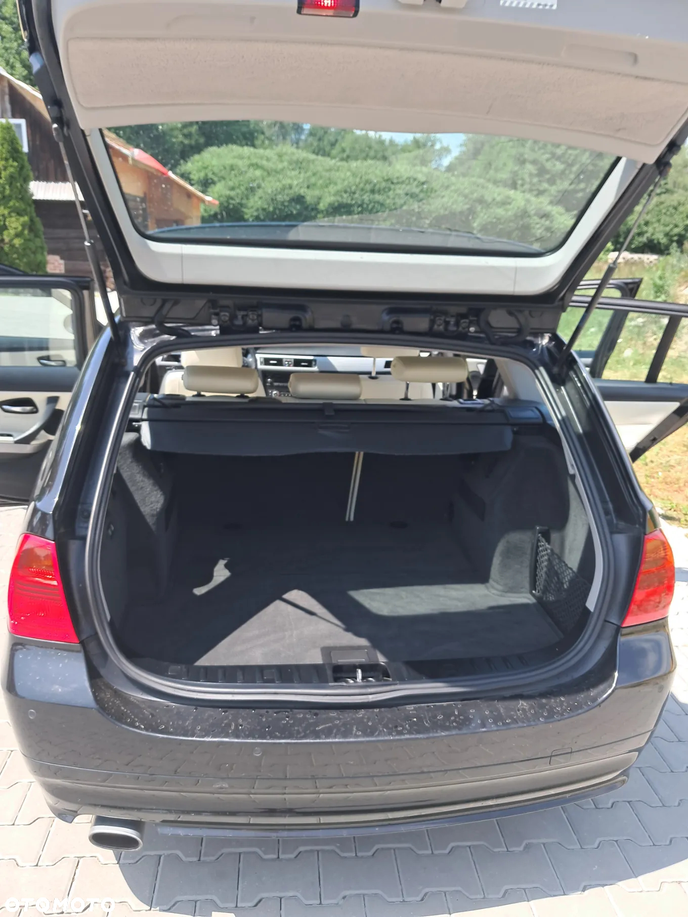 BMW Seria 3 320i Touring - 13