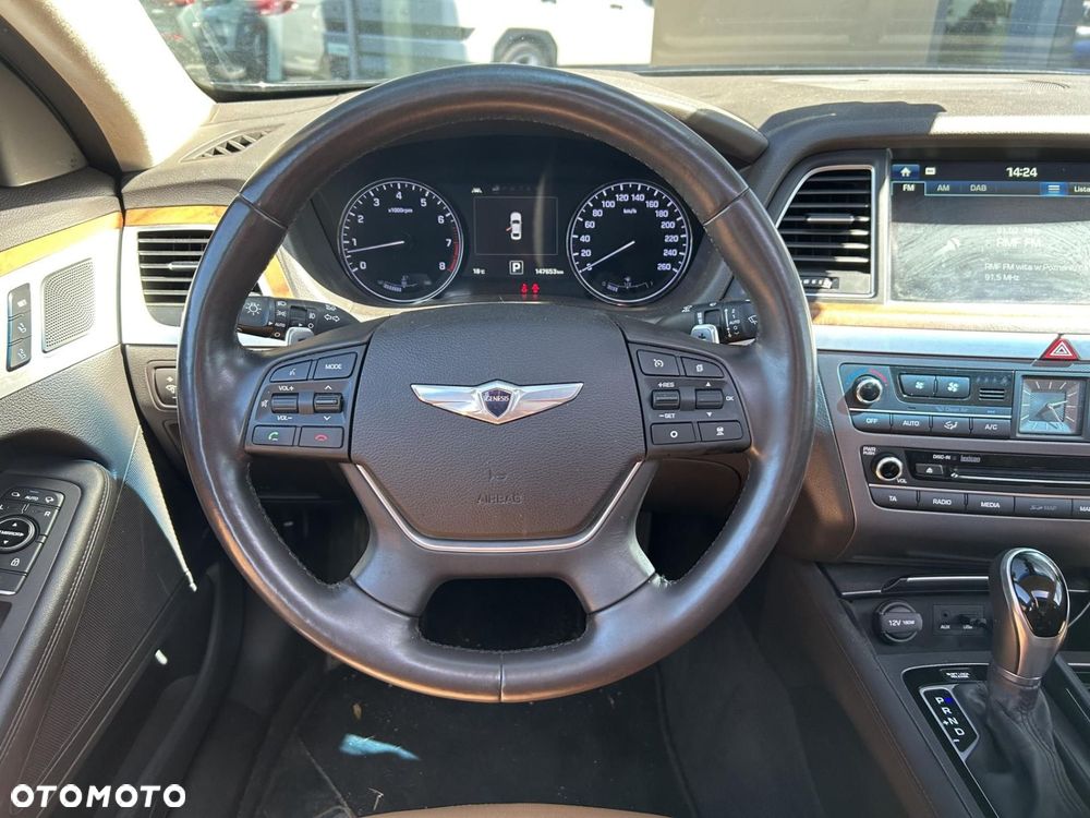 Hyundai Genesis - 23