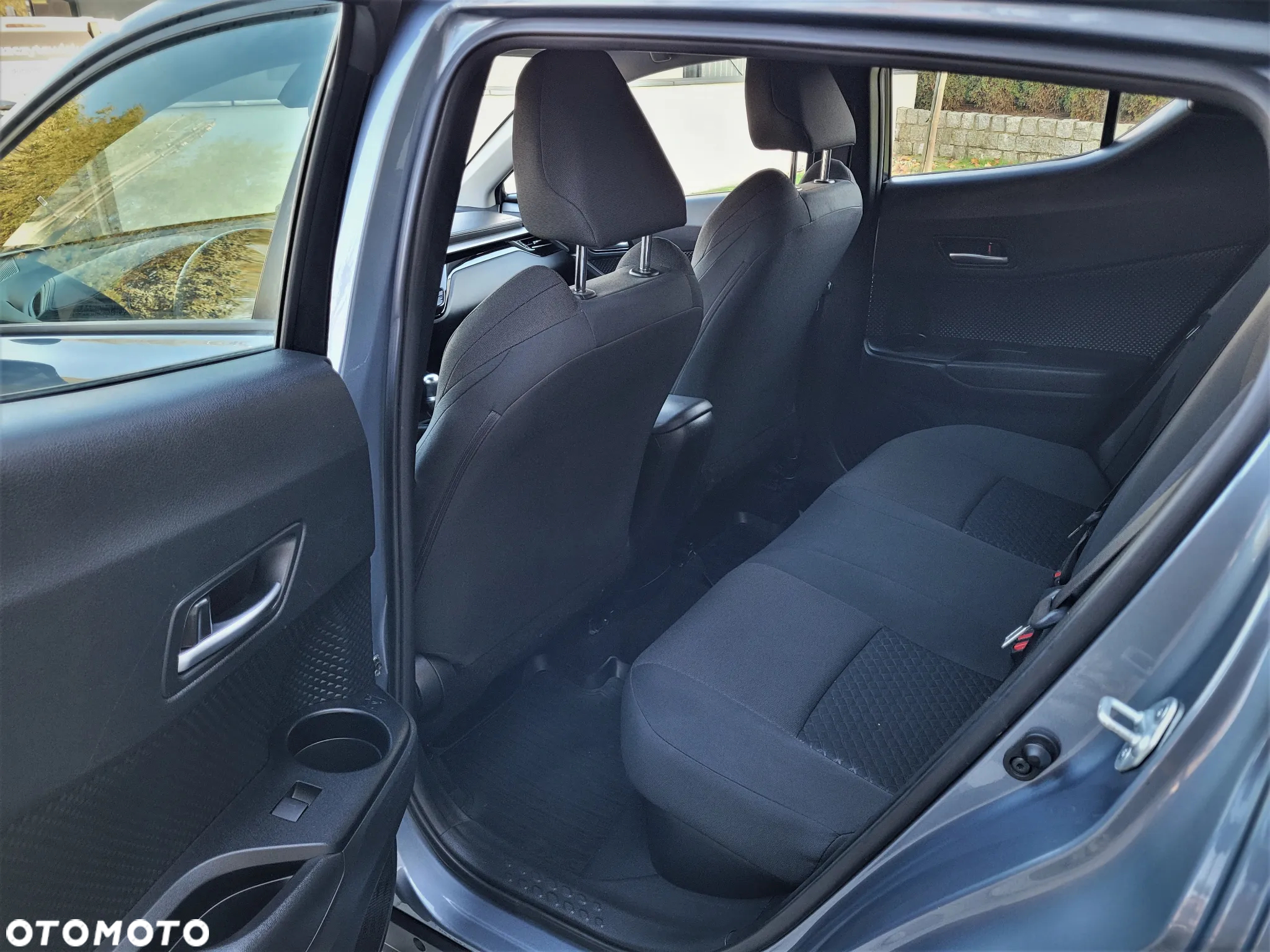 Toyota C-HR 1.8 Hybrid Dynamic - 16