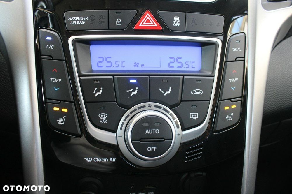 Hyundai i30 1.6 Premium - 26