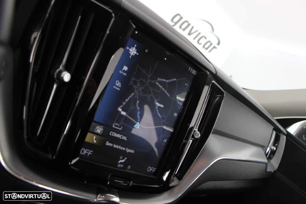 Volvo XC 60 2.0 D4 Momentum Geartronic - 17