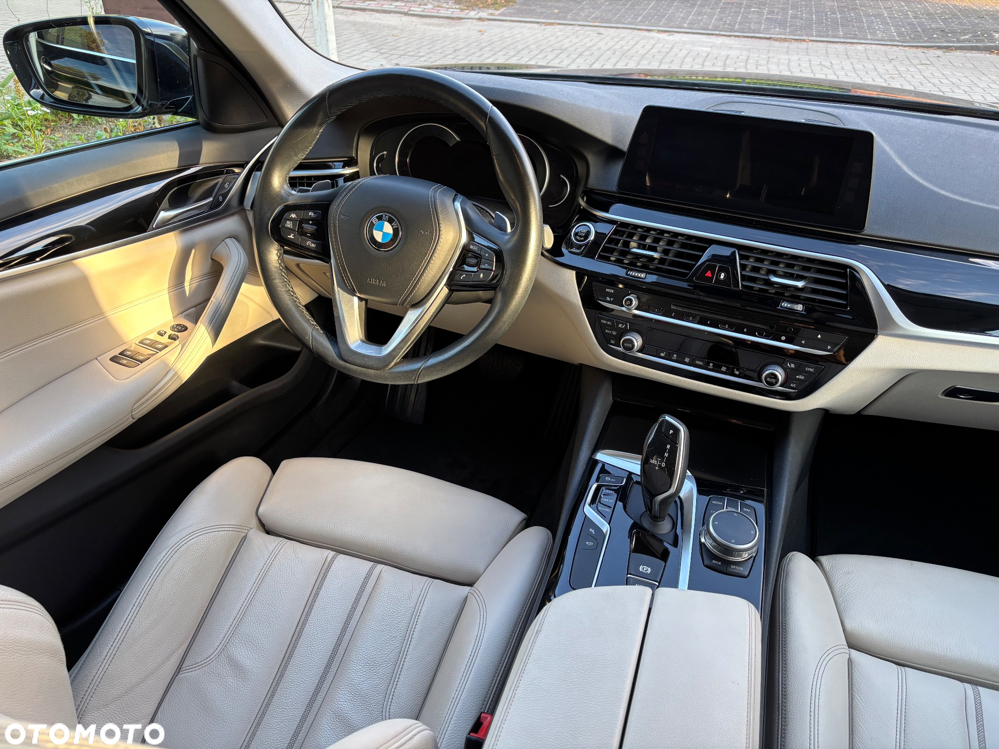 BMW Seria 5 520d Sport Line - 29