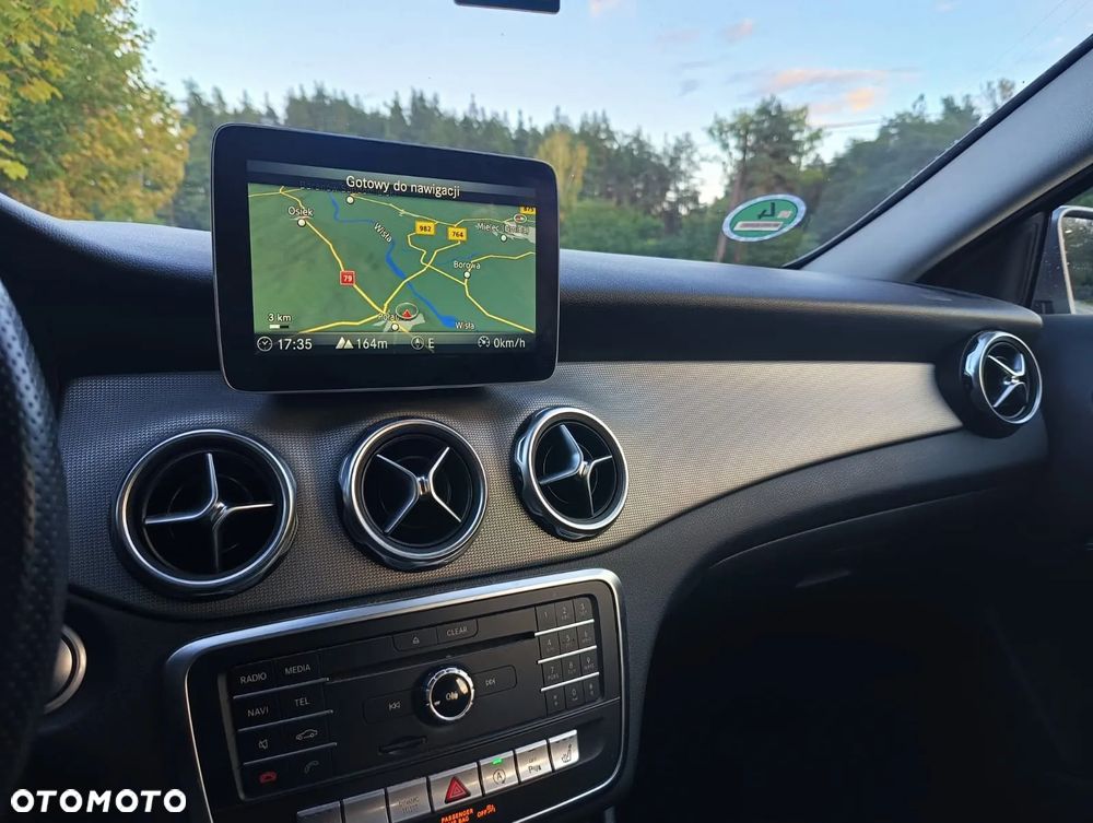 Mercedes-Benz GLA 200 Urban - 33