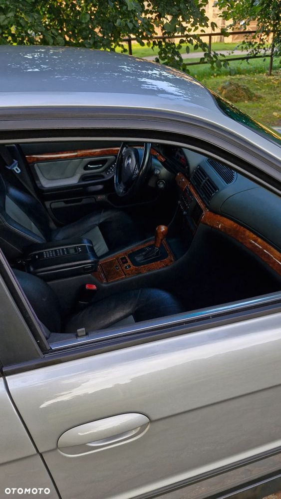 BMW Seria 7 740i - 22