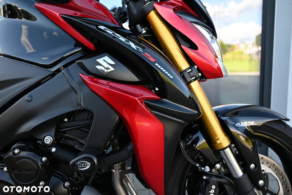 Suzuki GSX 1000 - 31