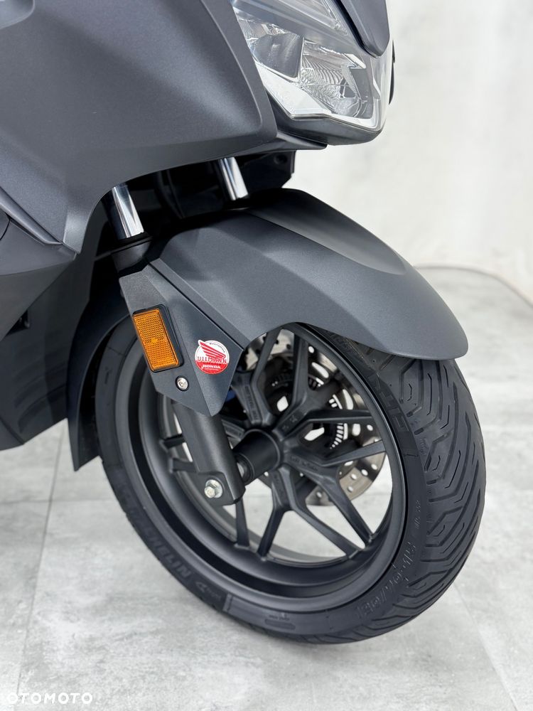 Honda NSS - 16