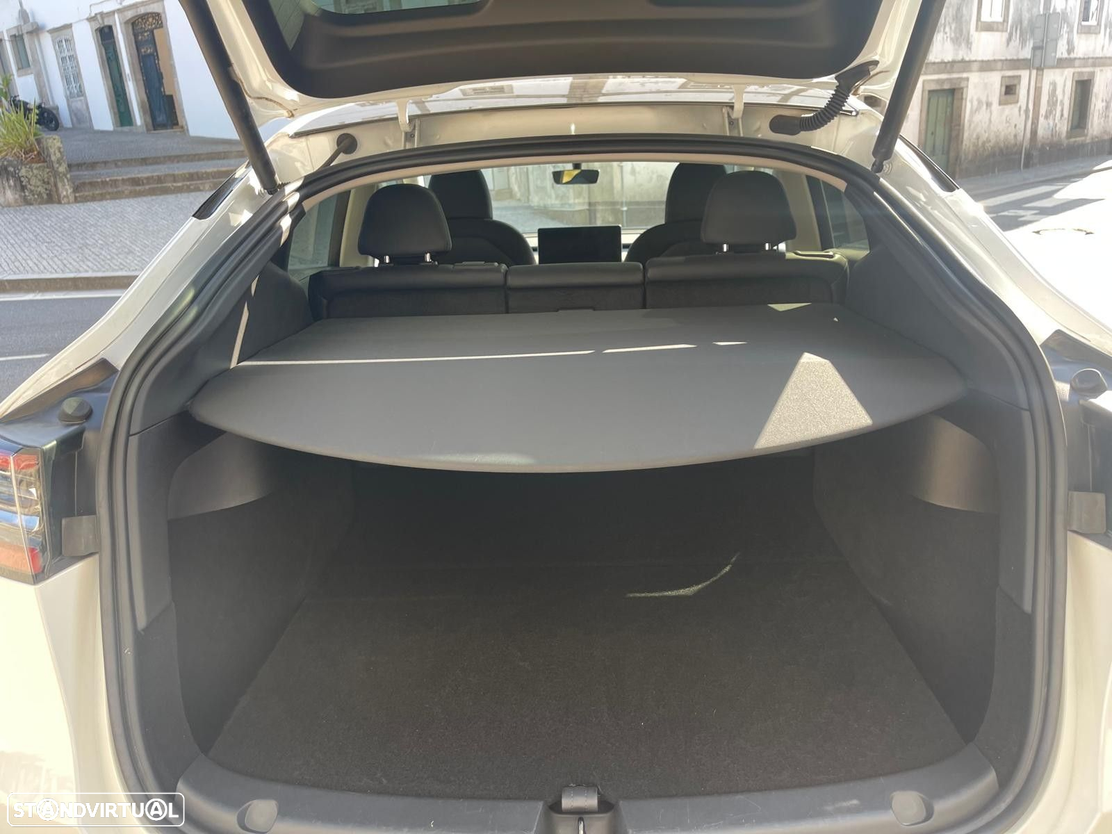 Tesla Model Y Tração Traseira - 32