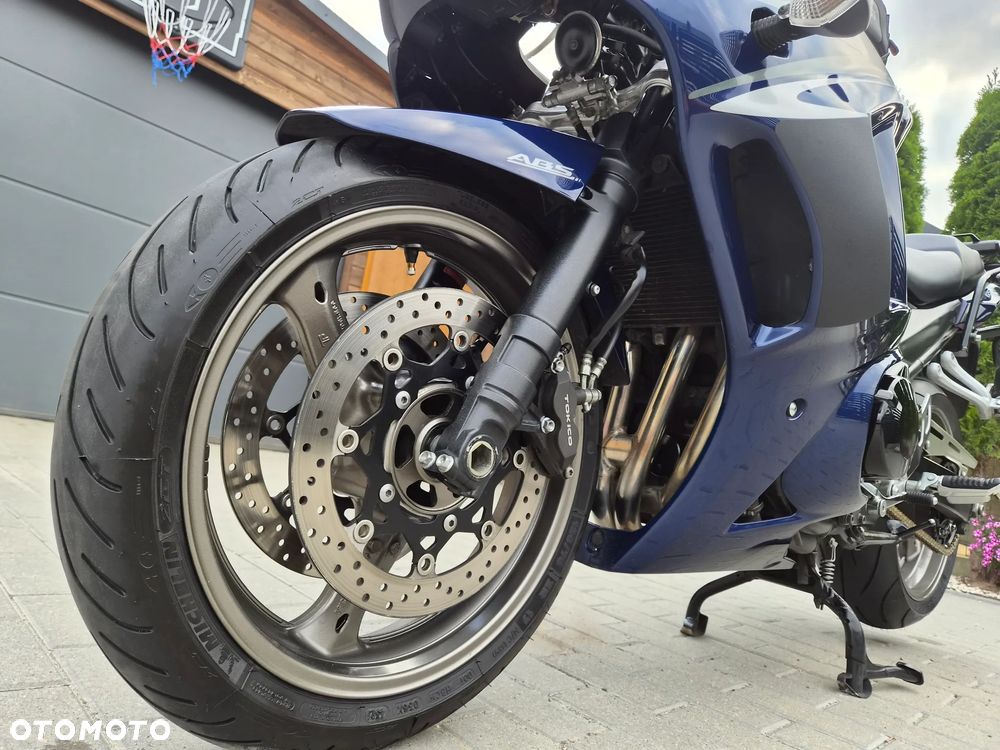 Suzuki GSX - 23