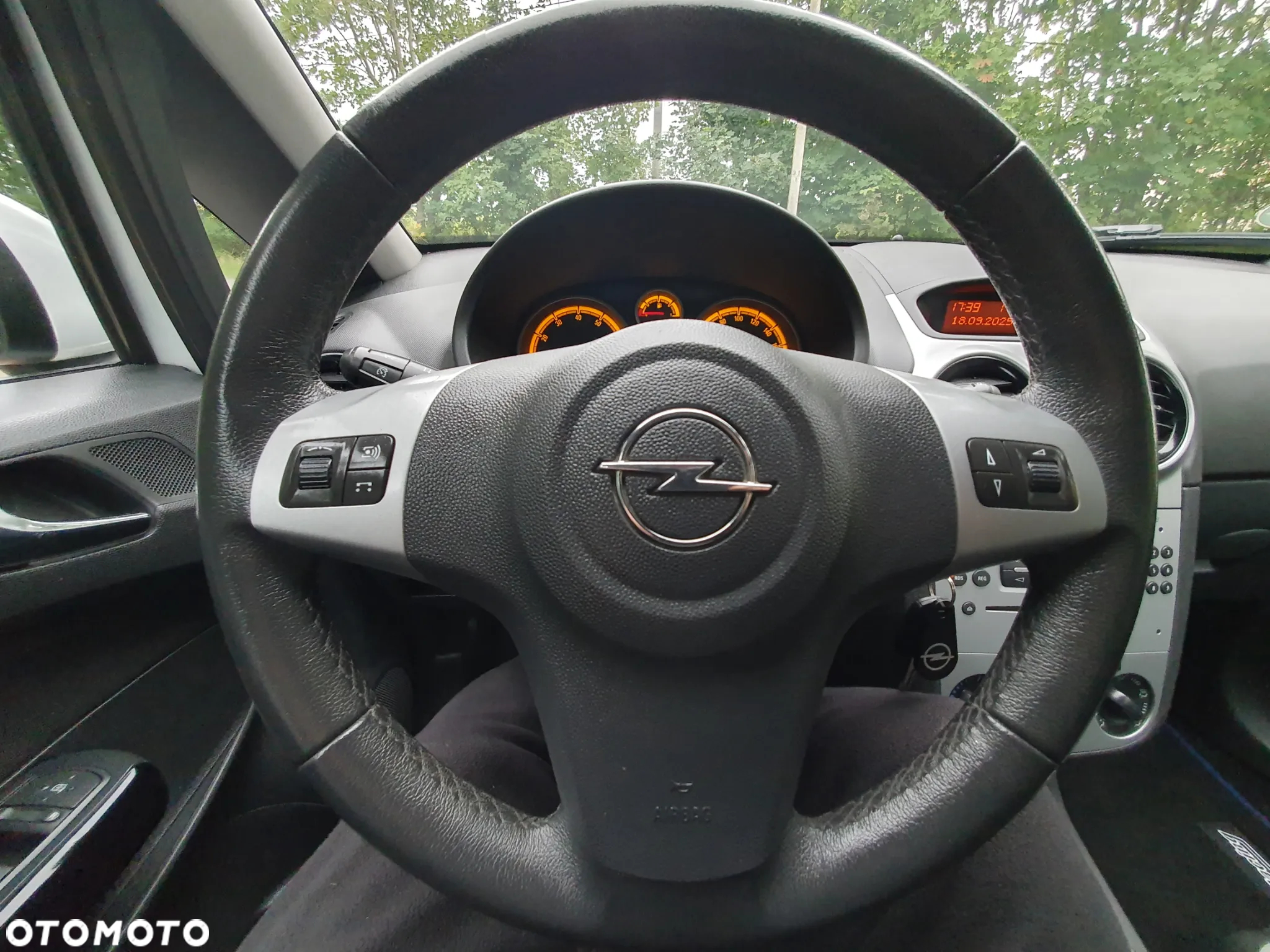 Opel Corsa 1.4 16V Color Elegance - 14