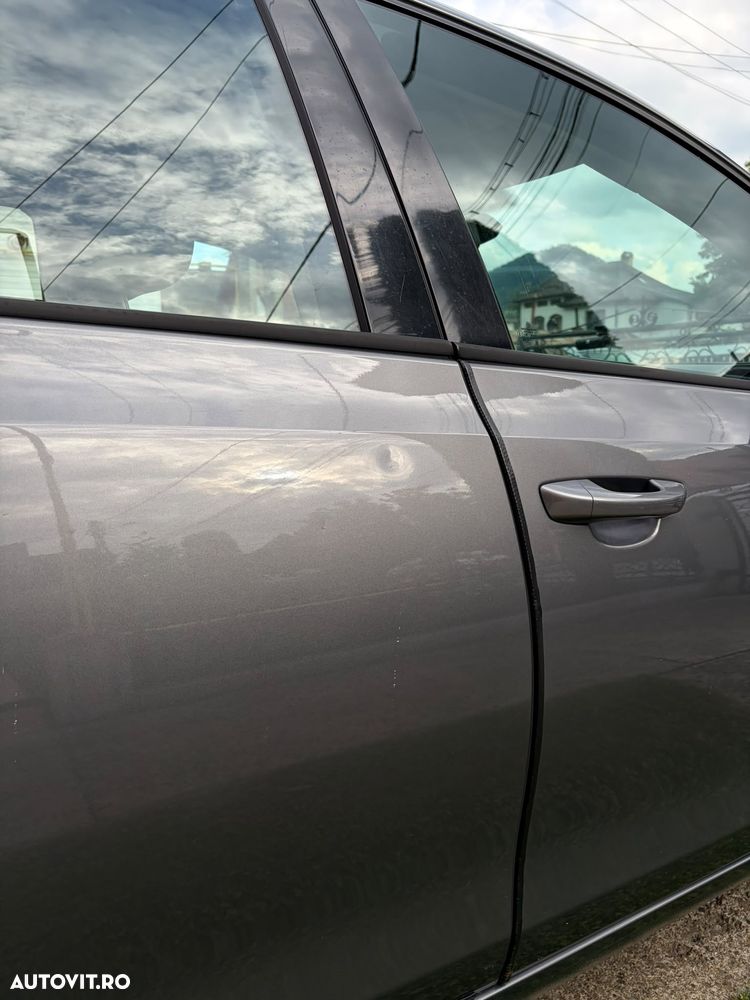 Volkswagen Golf 1.6 TDI DPF Comfortline - 5