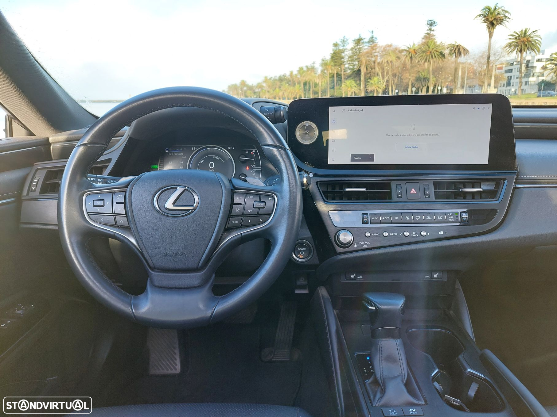 Lexus es-300h Sport - 14