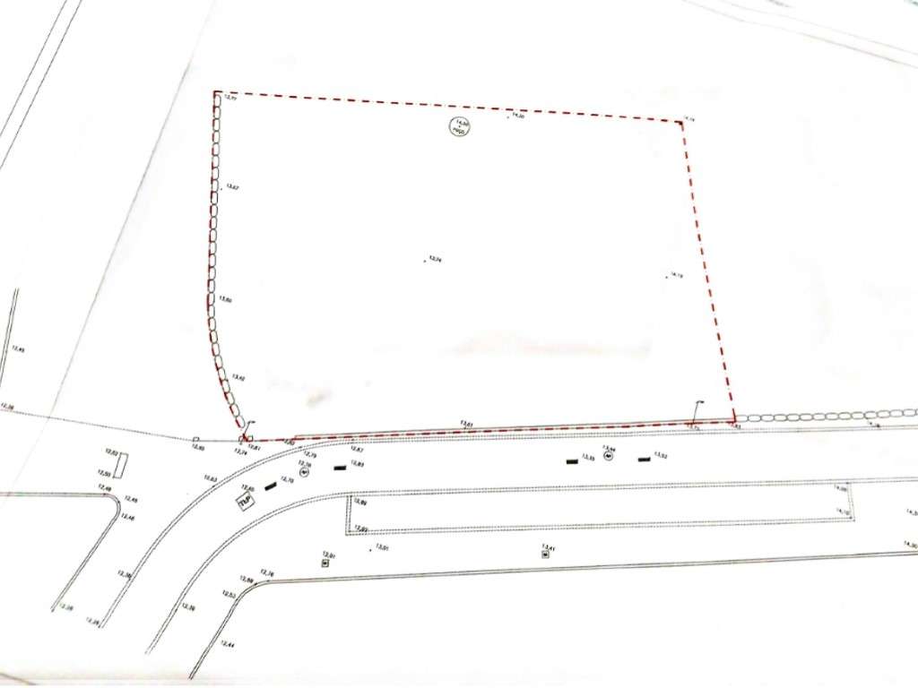 Terreno para moradias a 250 metros da praia - Grande imagem: 3/4