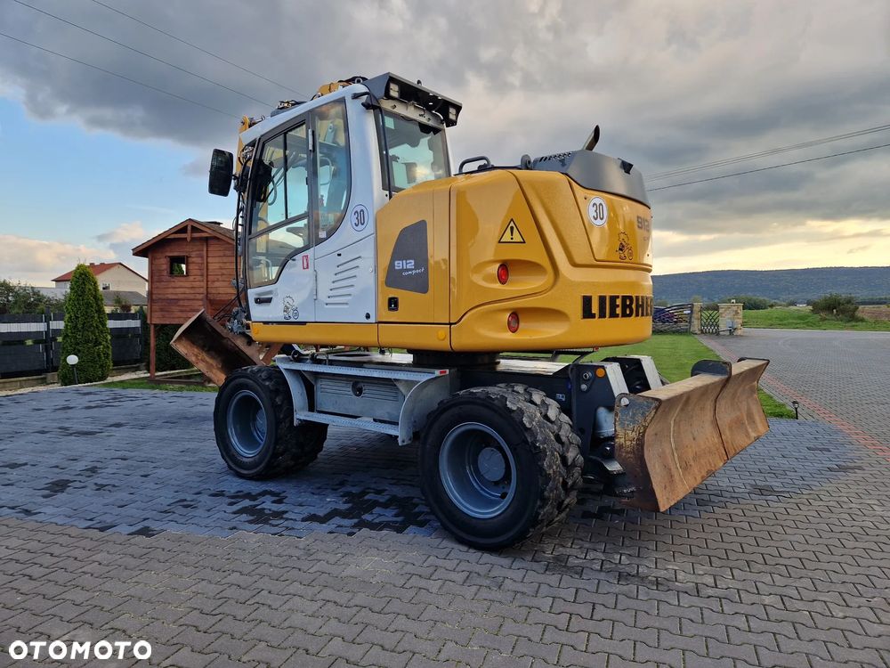 Liebherr A912 - 4