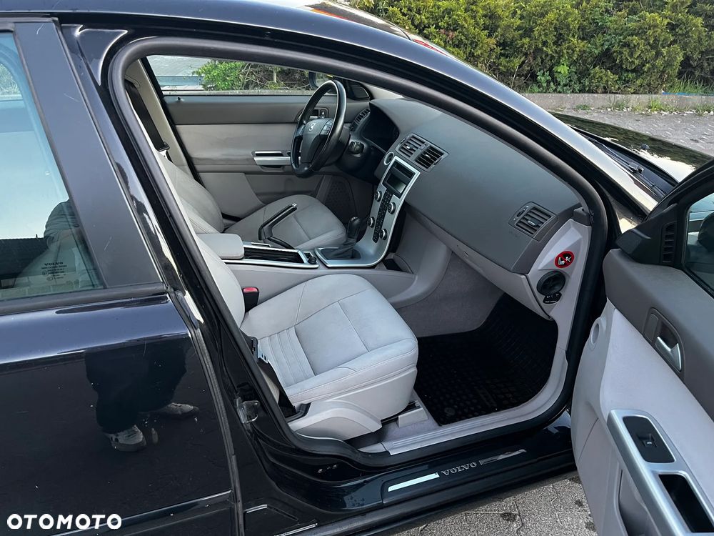Volvo S40 2.0 - 12