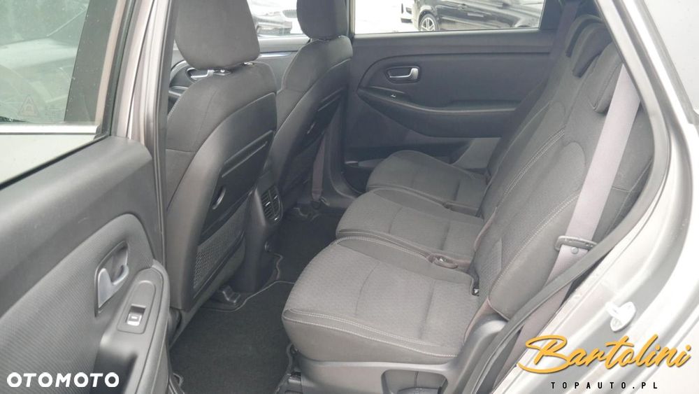 Kia Carens - 14