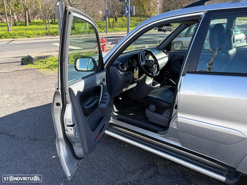 Toyota RAV4 2.0 D-4D TA - 17