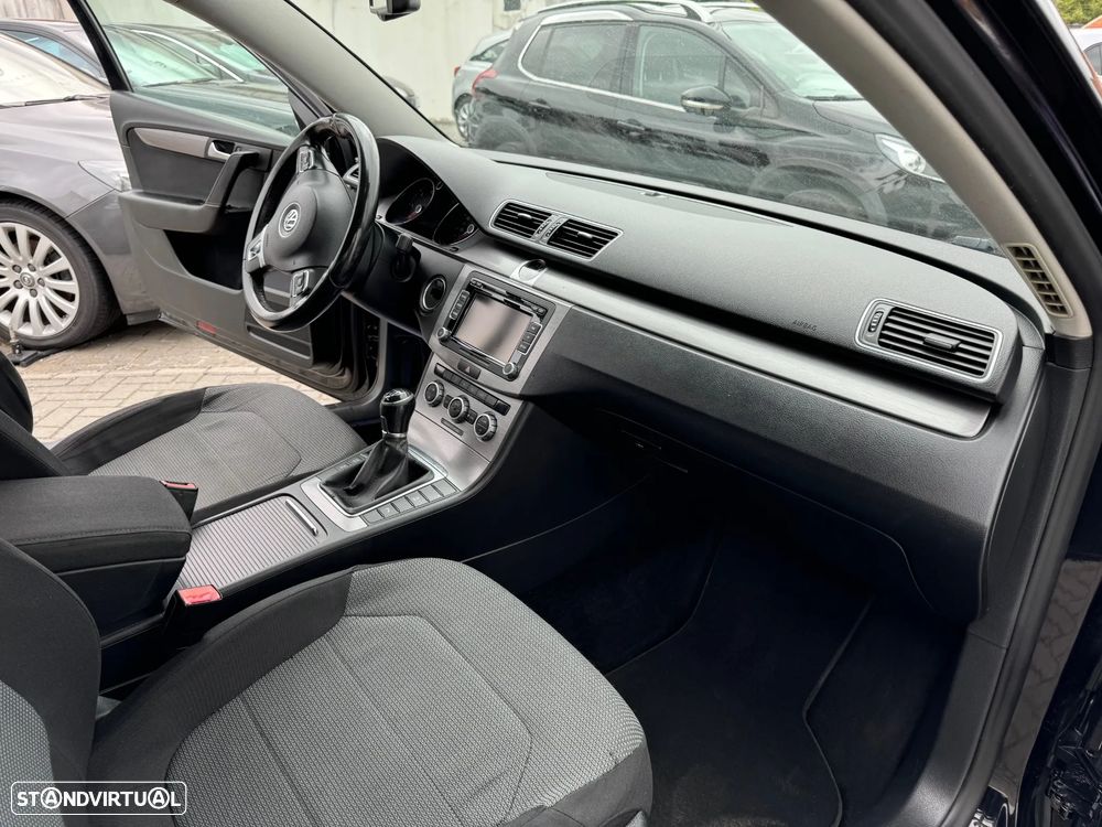 VW Passat Variant 2.0 TDi Highline - 27