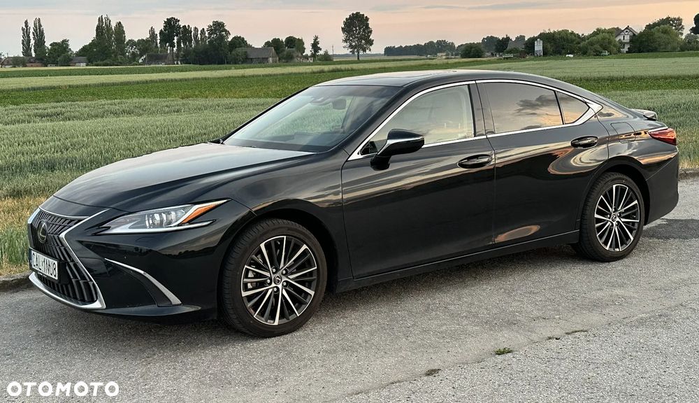 Lexus ES 300h Business Edition - 2