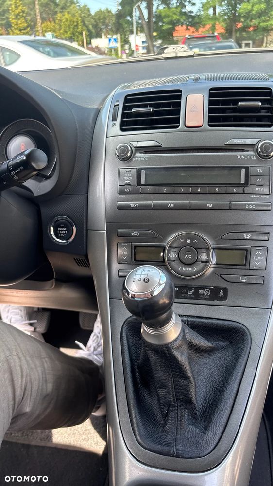 Toyota Auris 1.6 VVT-i Team - 8
