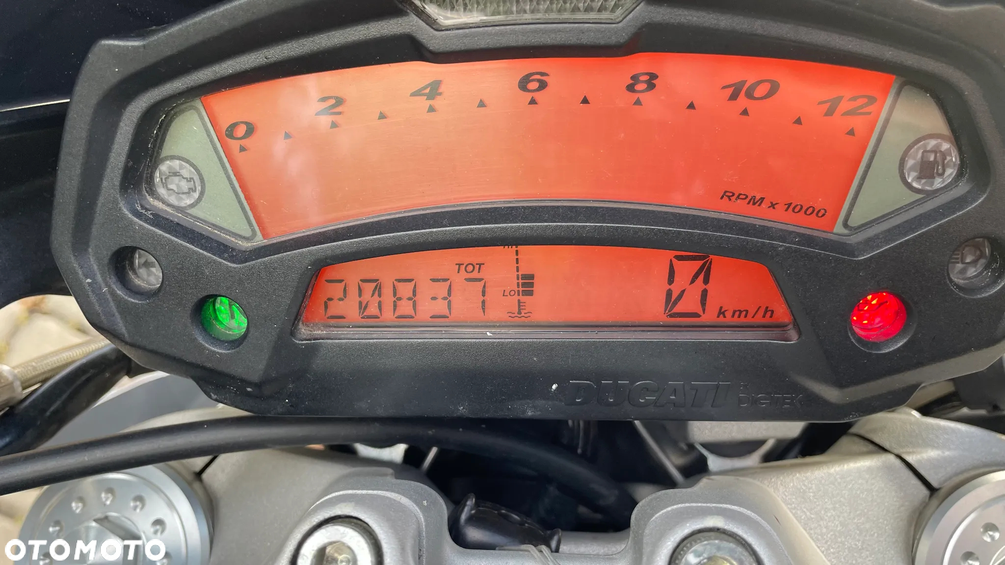 Ducati Monster - 11