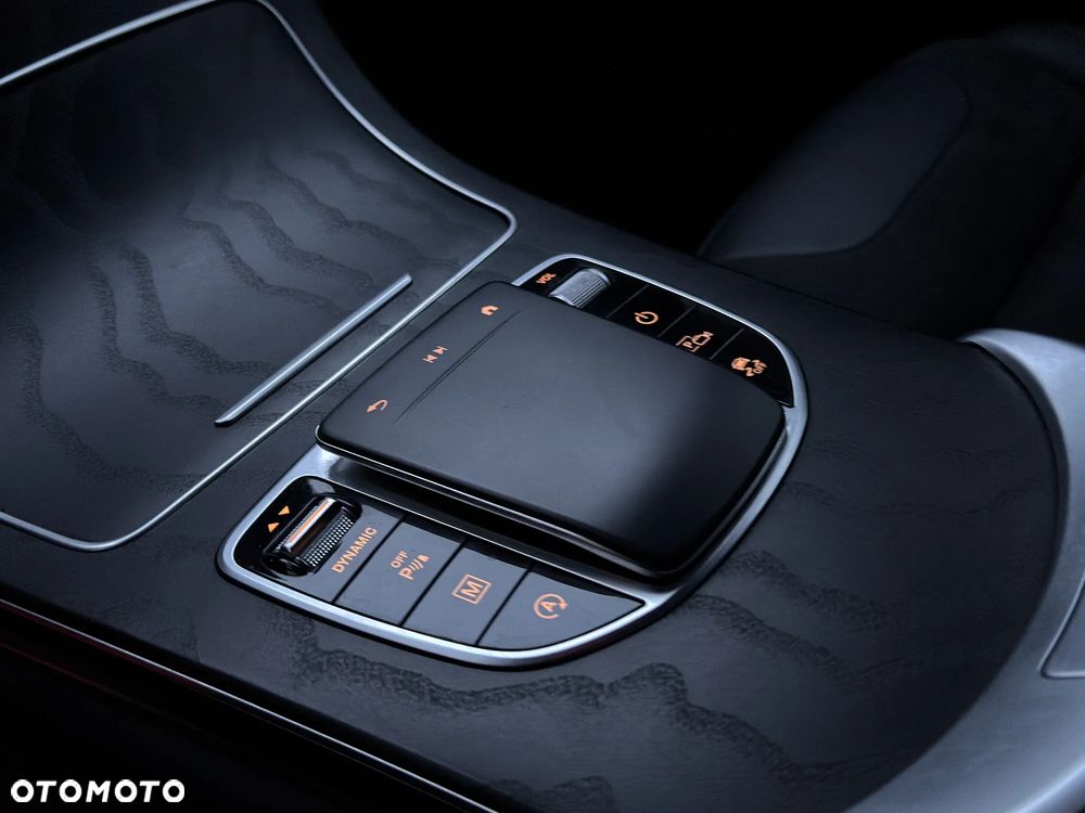 Mercedes-Benz GLC 220 d 4Matic 9G-TRONIC AMG Line Plus - 21