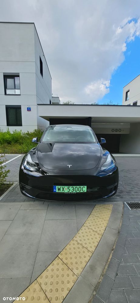 Tesla Model Y - 2